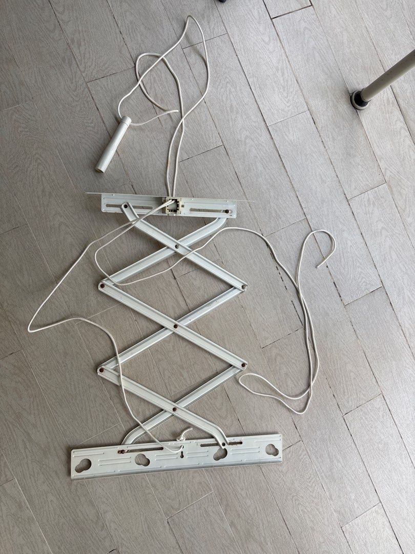 Wall-Mounted Adjustable Clothes Drying Rack64885406807553112