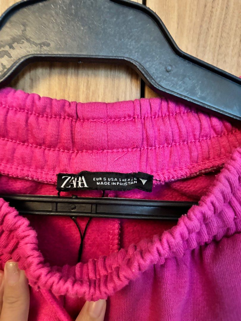 Zara sweatpants in hotpink (small) (Category: Other Bottoms) located in Quezon City. Submitted by mc3nidad (Listing ID 1382550493, Image 2). Description: .