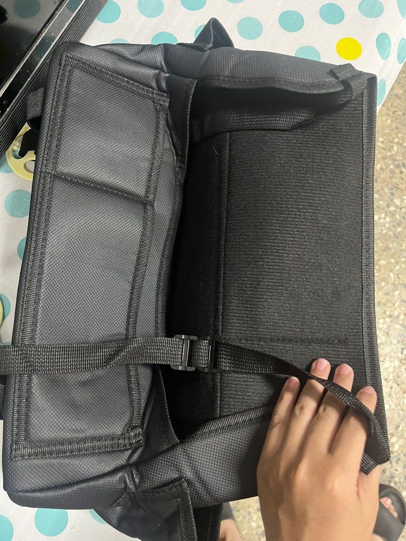 由 jy_shop_ (刊登 ID 1382827926，圖片 3) 提交，位於 桃園市 (Taoyuan) 的 汽車座椅置物袋 (類別：汽機車零配件)，說明：僅使用過一次，很新，便宜出售 二手售出不退換。。