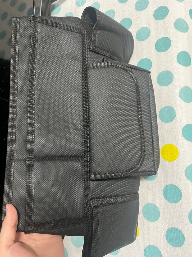 由 jy_shop_ (刊登 ID 1382827926，圖片 2) 提交，位於 桃園市 (Taoyuan) 的 汽車座椅置物袋 (類別：汽機車零配件)，說明：僅使用過一次，很新，便宜出售 二手售出不退換。。