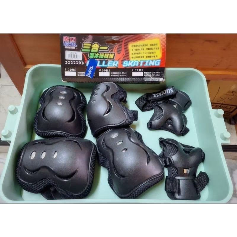 由 jon199831368 (刊登 ID 1382772074，圖片 2) 提交，位於 高雄市 (Kaohsiung) 的 🌟成功 三合一溜冰護具組 (類別：其他運動配件)，說明：🌟成功 三合一溜冰護具組 🌟護膝x2 護肘x2 護手x2 ✨️直排輪用，輪滑用，滑板/腳踏車 護具 ✨️材質選用彈性網眼布，秀氣舒適 ✨️多一層彈性內套，穿戴穩定不脫落 ✨️加長伸縮帶，大人小孩皆適用 ✨️強化保護殼硬度，耐磨耐摔耐用 ⚡只使用過護膝 ⚡護肘x2 護手x2未使用過 ✨️因~~此商品在別的網頁也有刊登，要購買前請先詢問是否有現貨。😊 ✨️若有現貨 即當天或隔天出貨。。