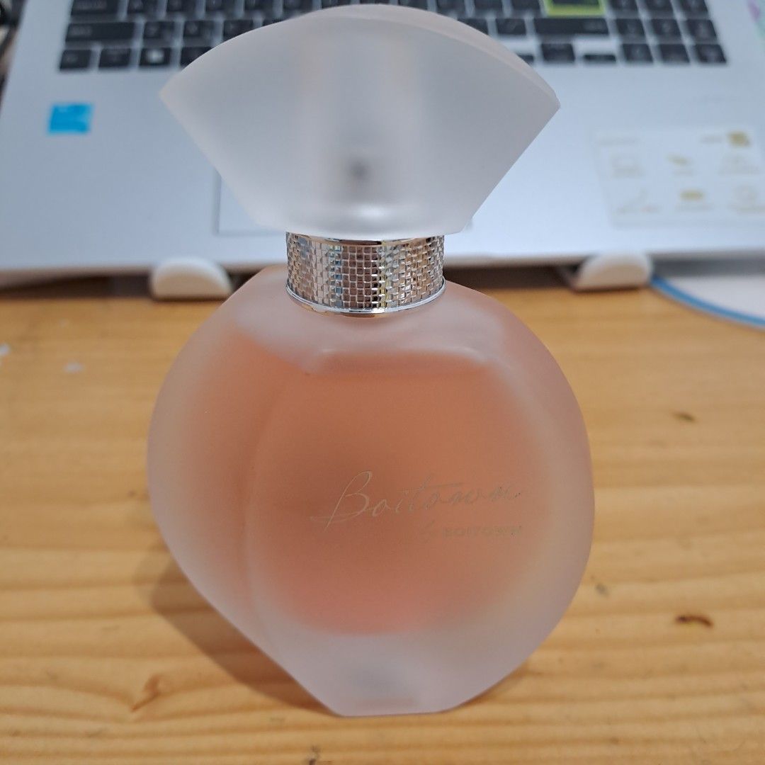 由 yy05_0u0 (刊登 ID 1382812170，圖片 2) 提交，位於 基隆市 (Keelung) 的 正品正裝冰希黎幻彩鎏金香水 純淨版 (類別：香水、體香劑)，說明：。