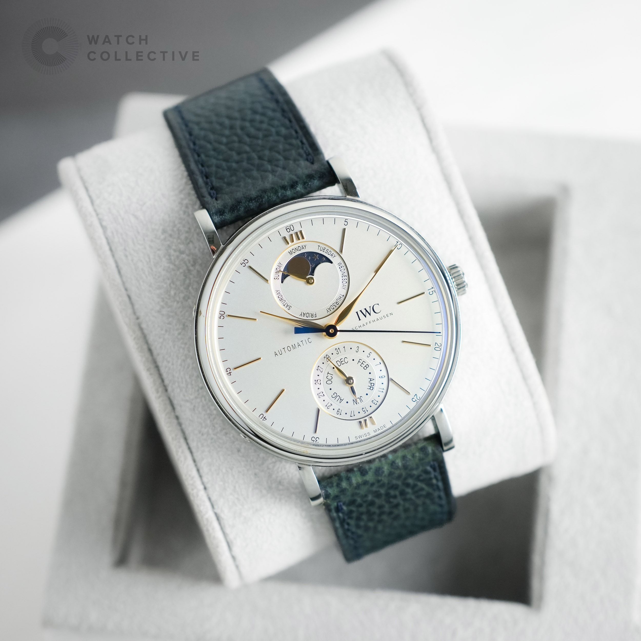 📅 Calendar Complete Set🤩 IWC Portofino Complete Calendar Chronograph Stainless steel 41mm IW359001 (Category: Watches) located in Singapore. Submitted by watchcollective (Listing ID 1382712329, Image 3). Description: IWC Portofino Complete Calendar Chronograph stainless steel 41mm Reference Number: IW359001 Condition: Lightly Used Comes with: Complete Set Size: 41mm Case Material: Stainless Steel Strap Material: Leather Dated: Jan 2024 SKU: IW-