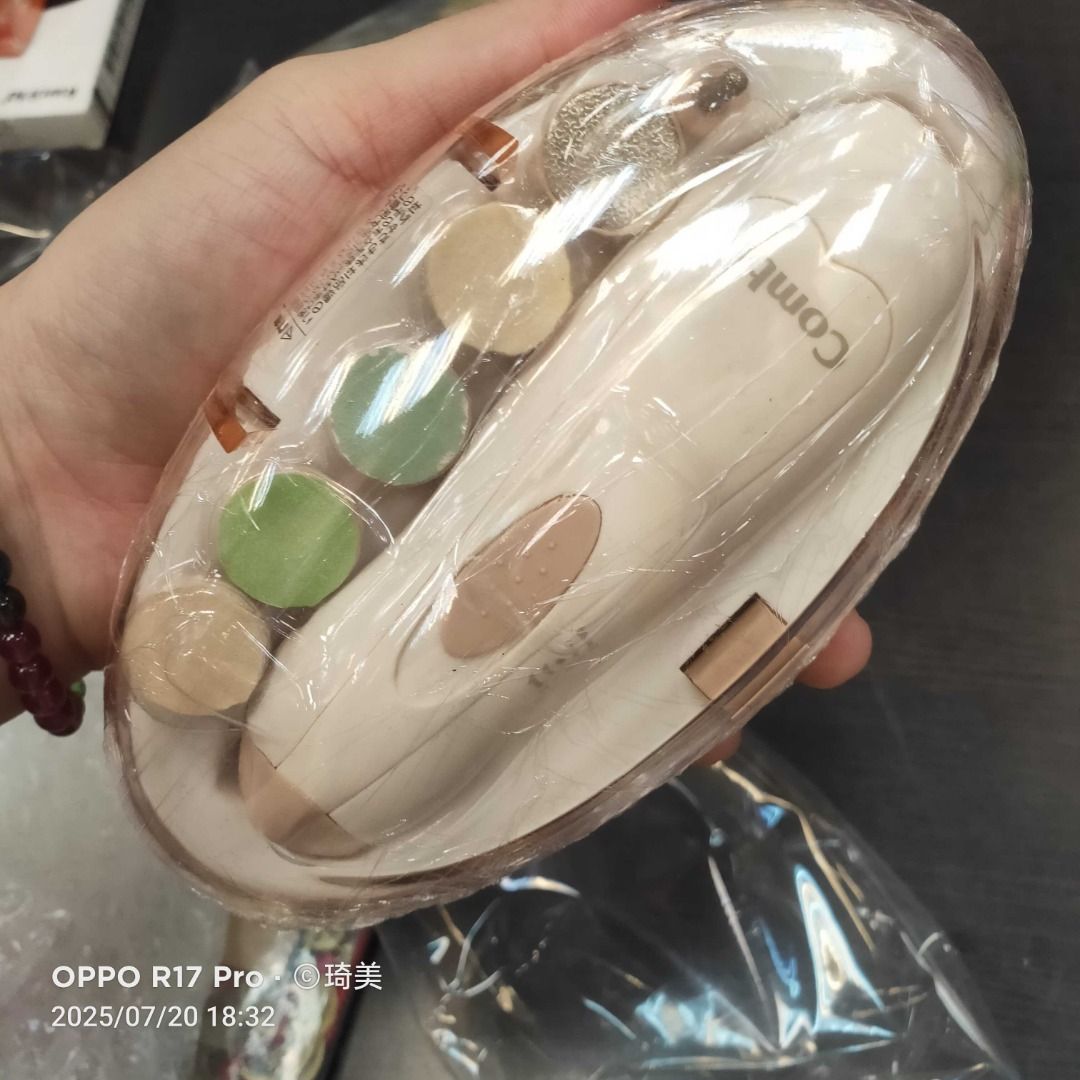 由 wowbk85 (刊登 ID 1382771545，圖片 1) 提交，位於 彰化縣 (Changhua) 的 *二手 COMBI 磨甲器 日本 康貝 親子電動磨甲機 $450 (類別：美甲、手部保養)，說明：。