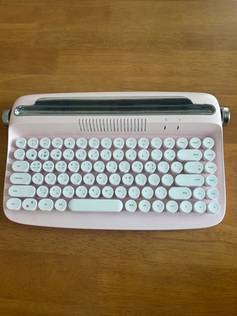 Actto Retro Mini Bluetooth Keyboard