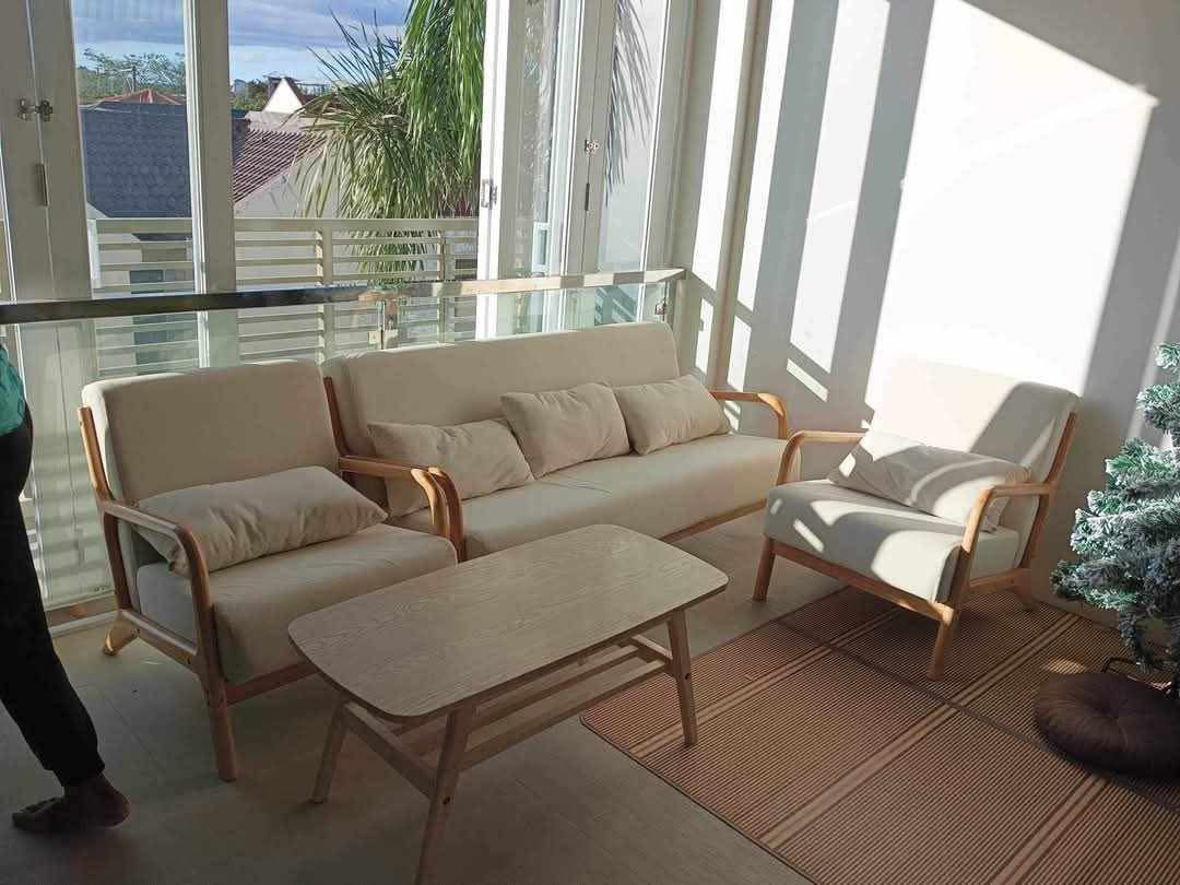 Aesthetic Sofa (Category: Sofas) located in Manila. Submitted by mry_rfl (Listing ID 1382841301, Image 1). Description: Aesthetic sofa available in 1,2,& 3 seater Guaranteed quality Imported You can contact me here: 09105450823 .