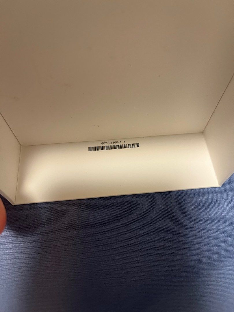 由 ef20302 (刊登 ID 1382730866，圖片 3) 提交，位於 高雄市 (Kaohsiung) 的 AirPods 二手 (類別：耳機)，說明：都正常 最近沒在使用故售出 正版購入。