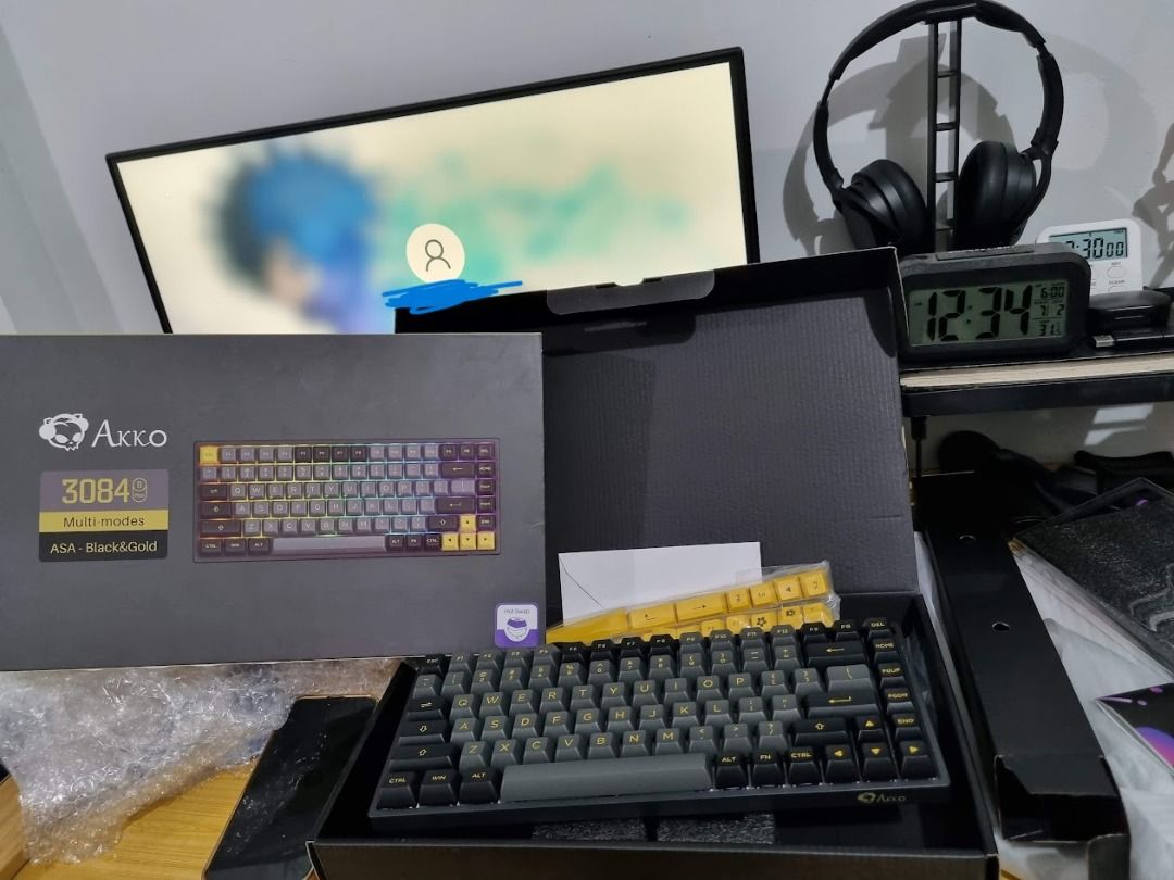 Akko 3084b Plus Multi-Mode - Black & Gold Mechanical Keyboard (Category: Computer Keyboard) located in Marilao. Submitted by rait0 (Listing ID 1382849558, Image 2). Description: De-cluttering. Naka cabinet lang. Halos bago pa..
