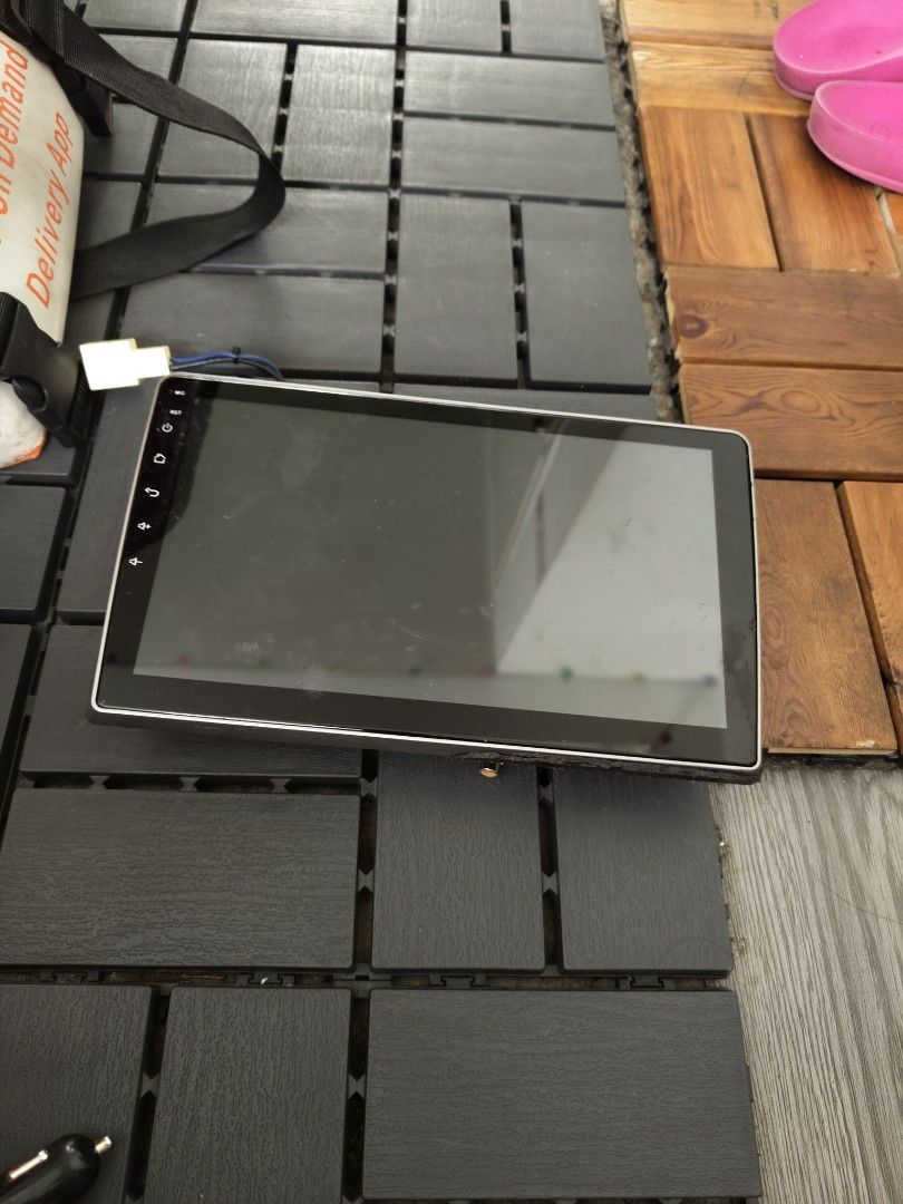 Android player will full cable plus bracket (Category: Audio Systems) located in Singapore. Submitted by idhamtrans (Listing ID 1382735189, Image 1). Description: use but not abuse still in good condition 8/10.