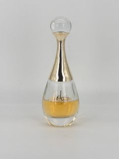 (Category: ) located in . Submitted by per_feel_perfume (Listing ID 1357571036, Image 1). Description: .