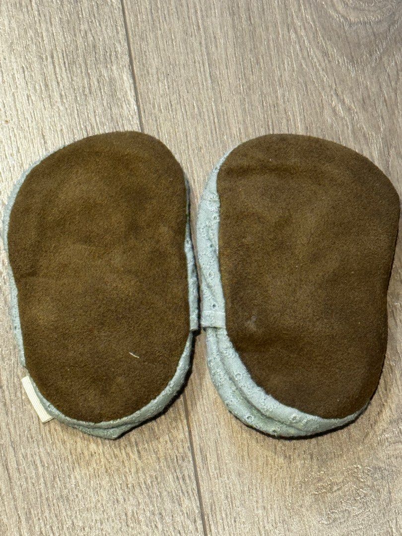 Baby jane booties (Category: Babies & Kids Fashion) located in Quezon City. Submitted by aimee0913 (Listing ID 1382703976, Image 3). Description: With stain as shown in the picture.