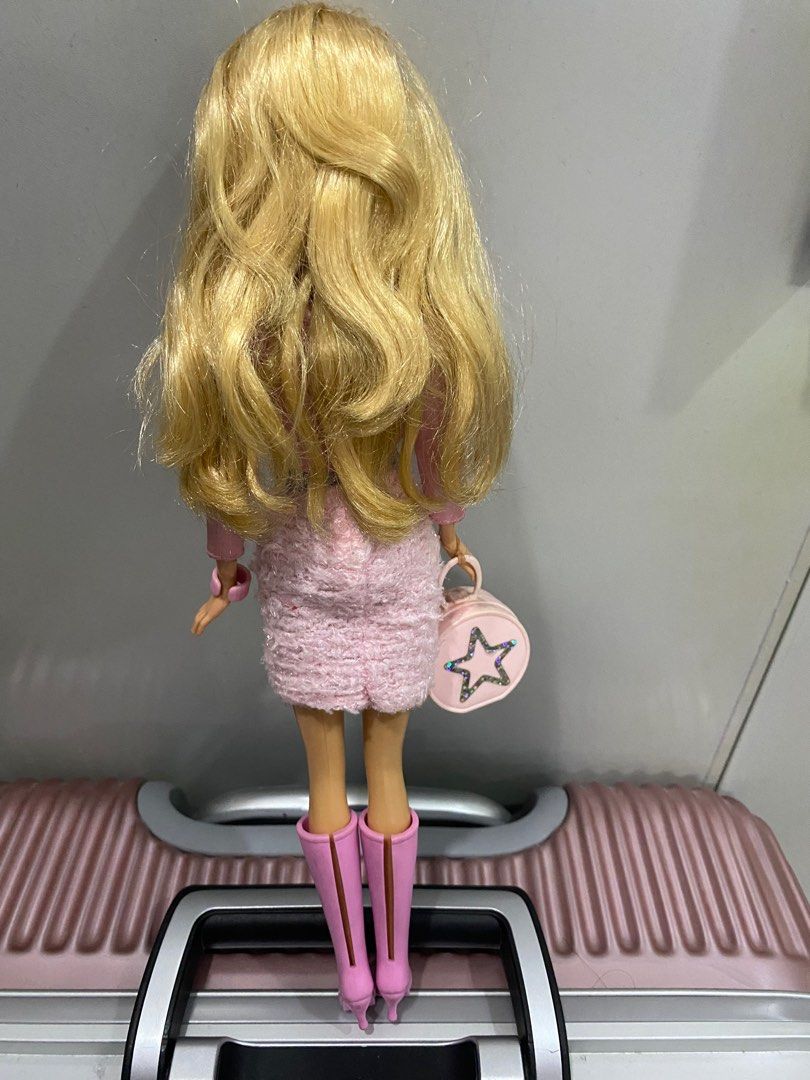Barbie My scene (Category: Kids Toys) located in Manila. Submitted by scuba_diver25 (Listing ID 1382782562, Image 3). Description: Authentic Barbie Kennedy My scene doll 1999.No flaws with complete accessories. MOP: Gcash MOD: Lalamove or J&T Location: Quezon city.