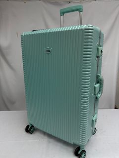 (Category: ) located in . Submitted by luggageoutletsg (Listing ID 1382780983, Image 1). Description: .