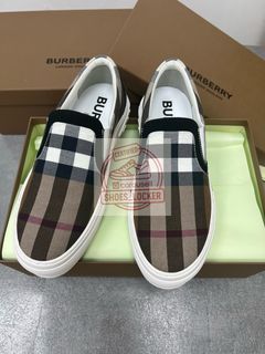 (Category: ) located in . Submitted by shoes.locker (Listing ID 1372509641, Image 1). Description: .