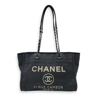 (Category: ) located in . Submitted by carousellluxury (Listing ID 1352770980, Image 1). Description: .
