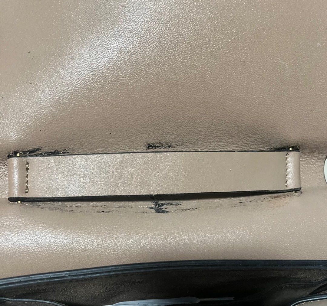 Chloe Drew Sling Bag (Category: Luxury Bags & Wallets) located in Quezon City. Submitted by bebegaze (Listing ID 1382829981, Image 3). Description: With discoloration, tarnish hardware - pls see all pics for details. Medium-Large size. Preloved so pls expect signs of use. Bawal sa maarte. Pwde tumawad wag lang sagad. .