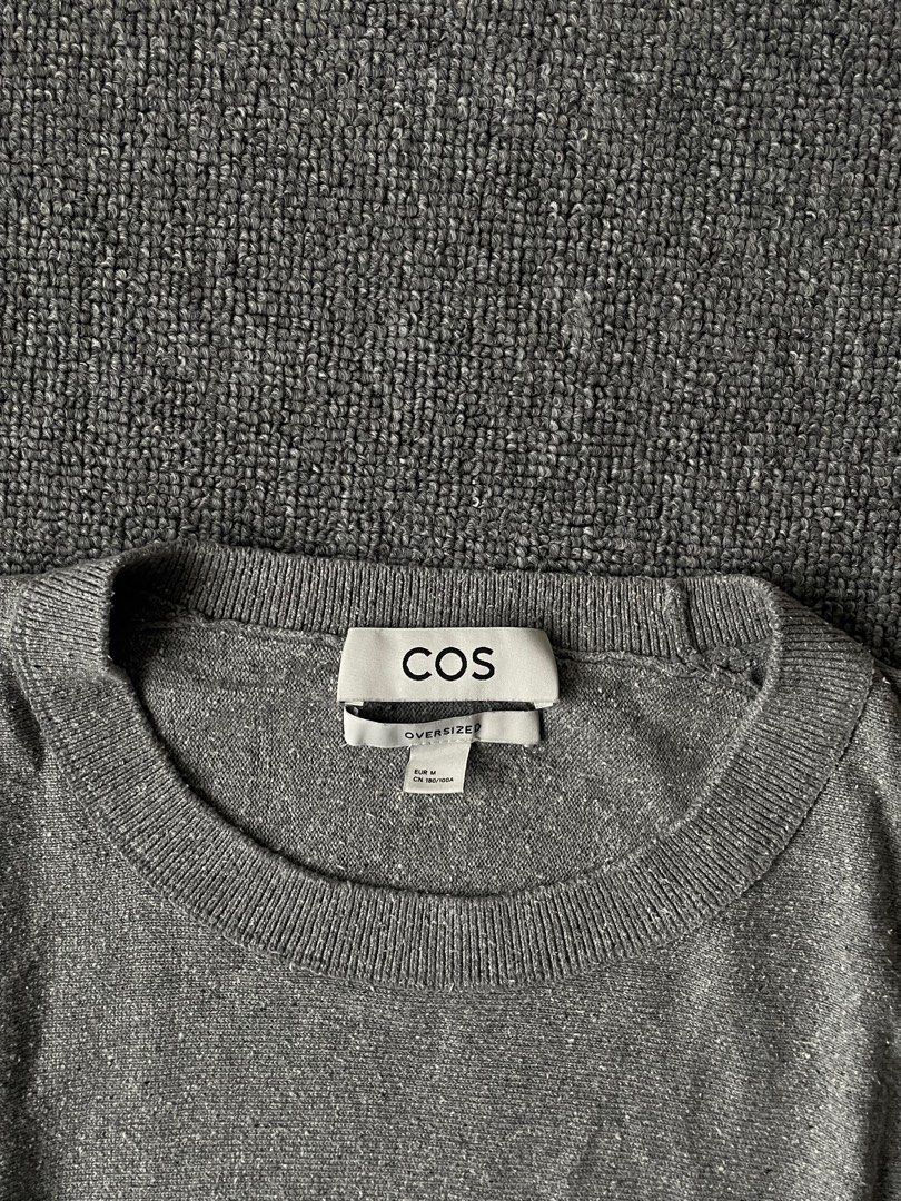 COS Knitted T-Shirt Top Gray (Category: Tshirts & Polo Shirts ) located in Makati City. Submitted by charlesgraydon (Listing ID 1382713657, Image 2). Description: • Size M on tag • Regular fit, waistline length finish • Gray • P2,500 srp .