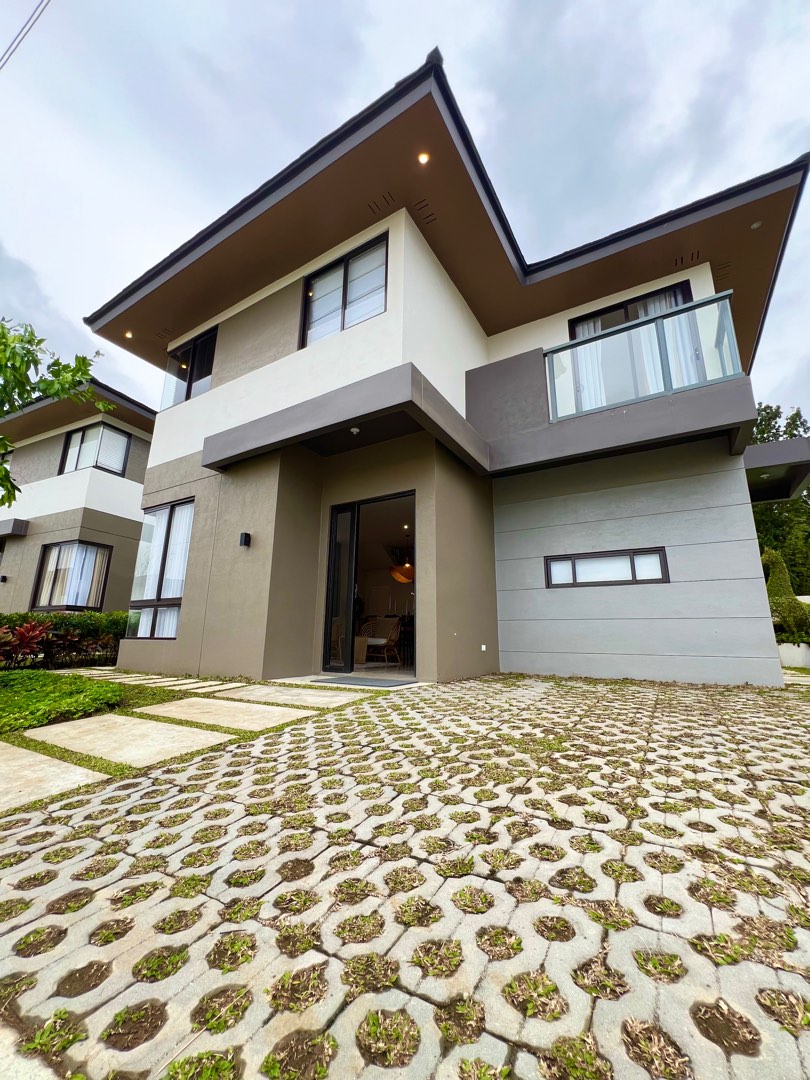 (Category: ) located in . Submitted by krezzelmae23 (Listing ID 1382855087, Image 1). Description: .