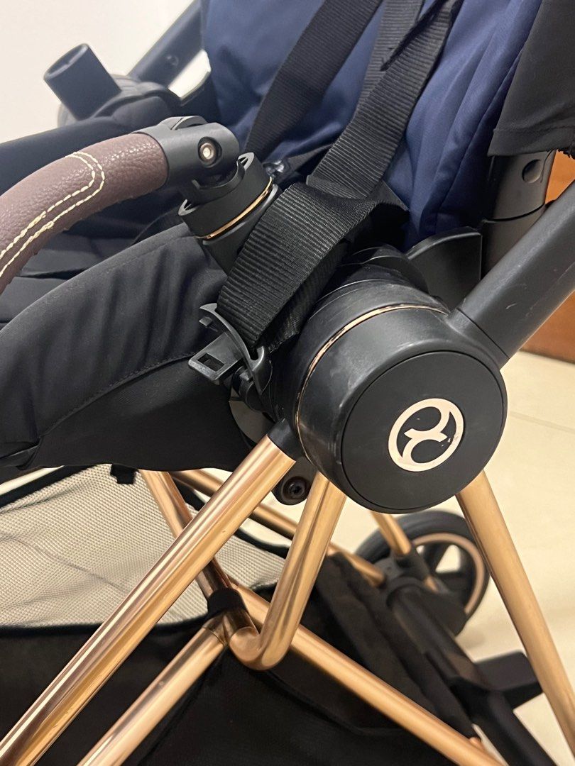 Cybex Platinum Mios Rose Gold + Midnight Blue Seat Premium 0-22kg baby Stroller infant stroller toddler stroller (Category: Strollers) located in Kuala Lumpur. Submitted by hygwkj2dhw97570 (Listing ID 1382840624, Image 3). Description: Originally RM4000 Functions - Small Wonder The MIOS is the epitome of lightweight urban mobility. Weighing 21.6 lbs and measuring a mere 19.7 inches in width, the MIOS is the perfect companion for parents out and a