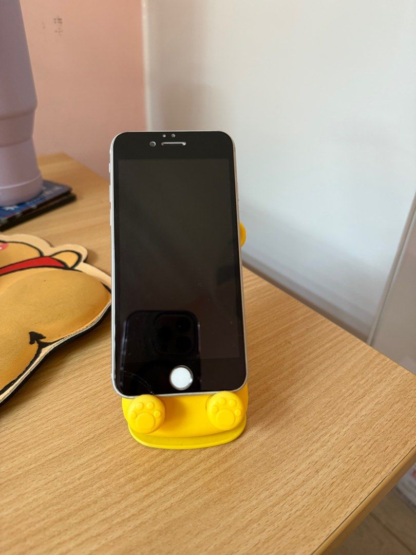 Defective Iphone (Category: Others) located in Bacoor. Submitted by 1_clickshop (Listing ID 1382705405, Image 1). Description: Defective Iphone.