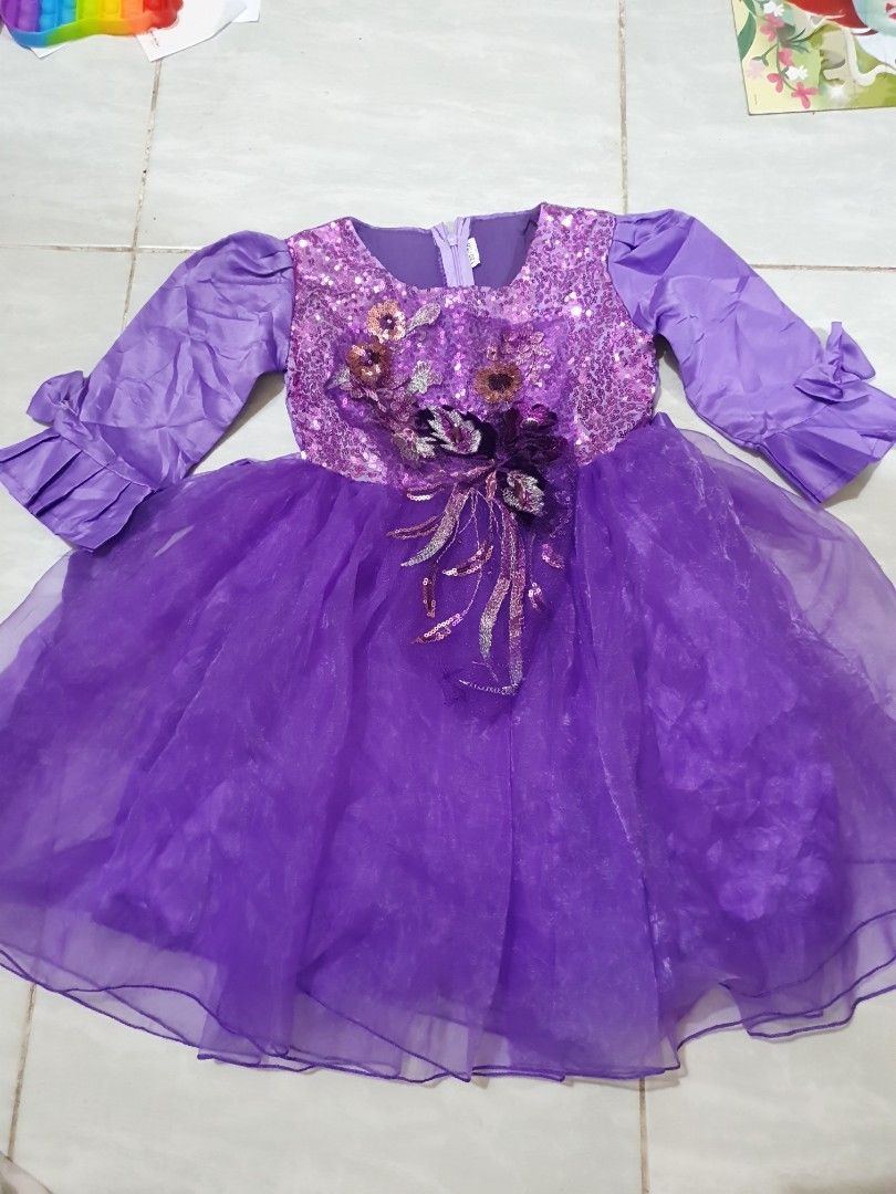 Dress Anak pesta (Kategori: 4 hingga 7 tahun) berada di Bekasi. Dikirim oleh frisilfashionn (ID iklan 1382850490, Gambar 1). Deskripsi: sz tag 120.