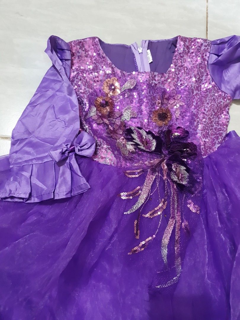 Dress Anak pesta (Kategori: 4 hingga 7 tahun) berada di Bekasi. Dikirim oleh frisilfashionn (ID iklan 1382850490, Gambar 2). Deskripsi: sz tag 120.