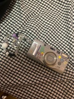 （分類：）位於 。 由 yuu_112 提交（商品編號 1382727334，圖片 1）。簡介： 。
