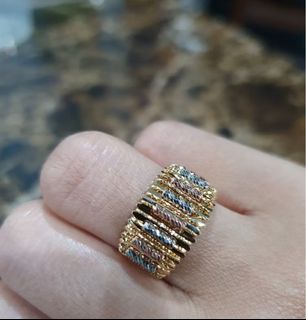 (Category: ) located in . Submitted by wardrobe_q (Listing ID 1382697629, Image 1). Description: .