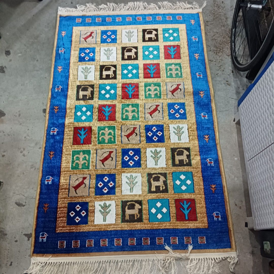 Handmade carpet Rug