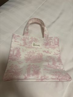 （分類：）位於 。 由 lilyyyyyyyyyyyyyyy 提交（商品編號 1382843449，圖片 1）。簡介： 。