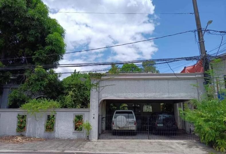 (Category: ) located in . Submitted by rmvlistings (Listing ID 1382865468, Image 1). Description: .