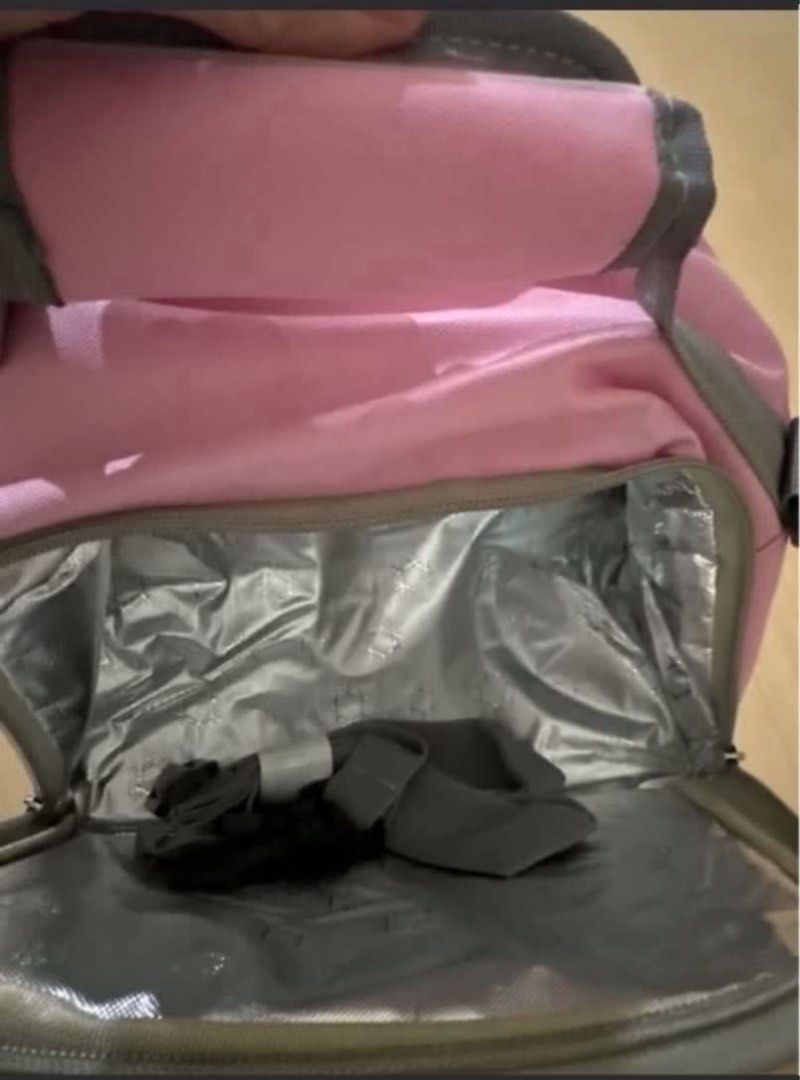 Kids- pink backpack milk cooler bag (Category: Breastfeeding & Bottle Feeding) located in Simpang Ampat. Submitted by firstchoisebb (Listing ID 1382713346, Image 2). Description: .