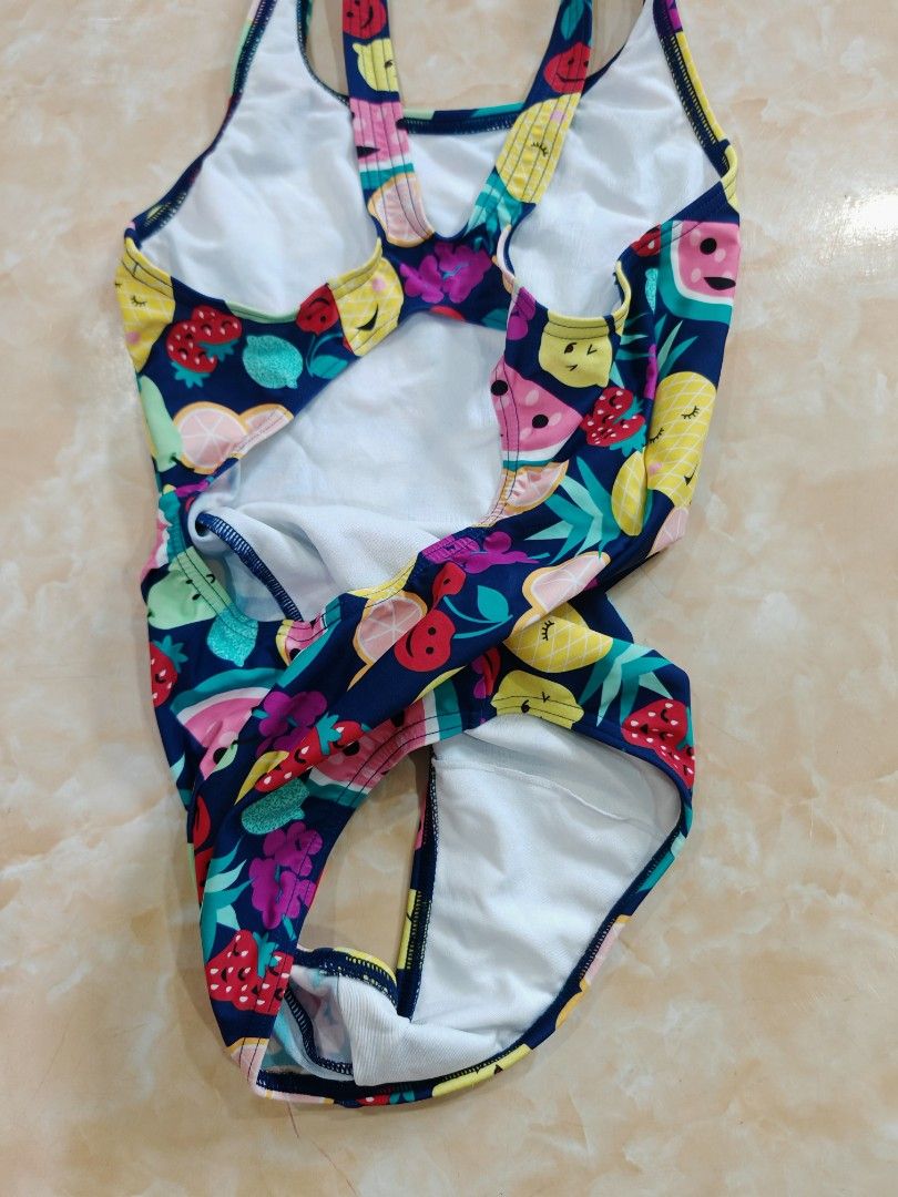 Kids swimwear Speedo (Category: Babies & Kids Fashion) located in Klang. Submitted by scoreview (Listing ID 1382757378, Image 3). Description: Speedo brand kids swimwear, 11-12 Yr and 14 Yr. Well taken care, as clean and new. RM40 each..