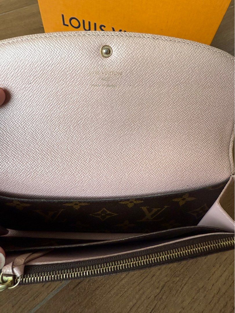 Louis Vuitton (Category: Luxury Bags & Wallets) located in Cebu City. Submitted by tiffy_blantz (Listing ID 1382775586, Image 2). Description: original Lv wallet. comes with reciept, box and paperbag in good condition.