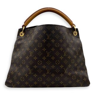 (Category: ) located in . Submitted by carousellluxury (Listing ID 1382371782, Image 1). Description: .
