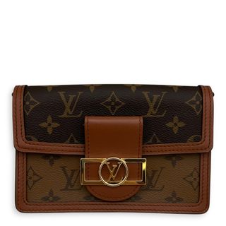 (Category: ) located in . Submitted by carousellluxury (Listing ID 1373282970, Image 1). Description: .