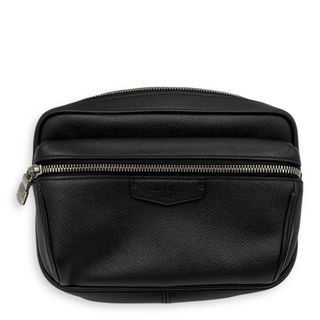 (Category: ) located in . Submitted by carousellluxury (Listing ID 1353647892, Image 1). Description: .