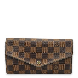 (Category: ) located in . Submitted by carousellluxury (Listing ID 1326215156, Image 1). Description: .