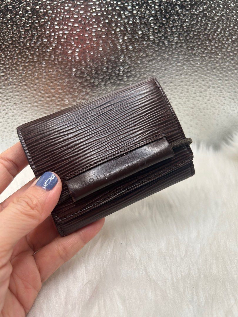 LV Elastic Trifold Wallet (Category: Luxury Bags & Wallets) located in Pasig City. Submitted by angelsluxe.mnl (Listing ID 1382754266, Image 1). Description: ☑️ Comes with Authenticity Guarantee Card. ☑️We offer full refund of item if proven not authentic by professional authenticators (not by anybody’s opinion). ☑️Manage expectations when buying preloved items as there may be normal signs of use. All major flaws are declared. ☑️On hand and ready