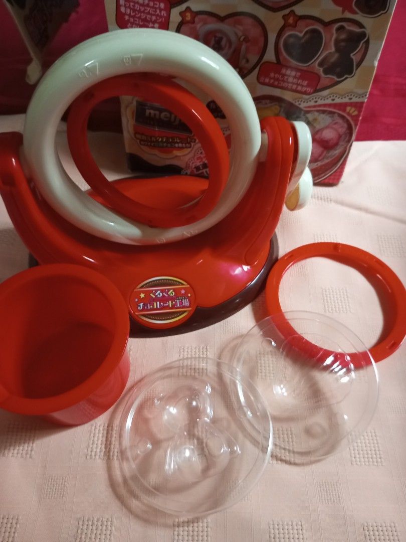 Meiji Chocolate Molder (Category: Cookware & Accessories) located in Quezon City. Submitted by jojoleen28 (Listing ID 1382752591, Image 2). Description: Missing parts. Only 2 molders, bear and shell..