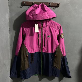 (Kategori: ) berada di . Dikirim oleh twelvethrift (ID iklan 1382797504, Gambar 1). Deskripsi: .