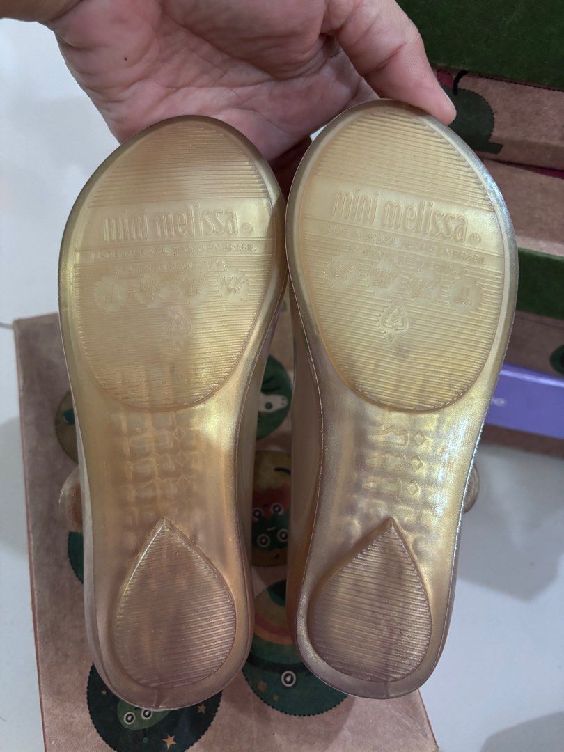 Mini melissa US11 (Category: Babies & Kids Fashion) located in Iloilo. Submitted by eilorahs_corner (Listing ID 1382688026, Image 3). Description: Like new Used once for indoor photoshoot With box and no dustbag included when bought First owned Strong scent.