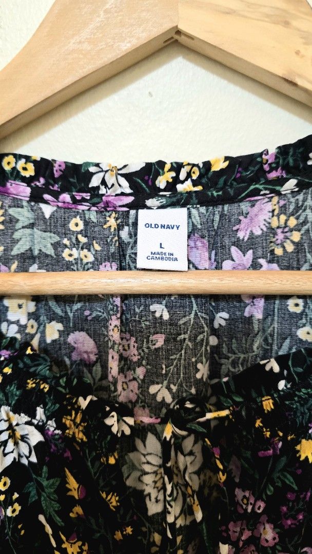 Old Navy Floral Dress (Category: Dresses) located in Malolos. Submitted by ciantin (Listing ID 1382751574, Image 3). Description: Size L but fits S-M also. Garterized Used once. Maganda tela..
