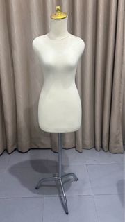 (Kategori: ) berada di . Dikirim oleh silvialaurent_ (ID iklan 1382739056, Gambar 1). Deskripsi: .