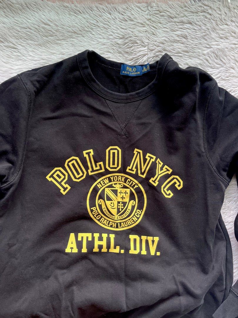 Polo Ralph Lauren Sweatshirt (Category: Luxury Apparel) located in Cebu City. Submitted by styleoptions (Listing ID 1378643210, Image 2). Description: Authentic‼️ Used few times only Stuck in closet Color: Black Size: M Super comfy, classy to wear.