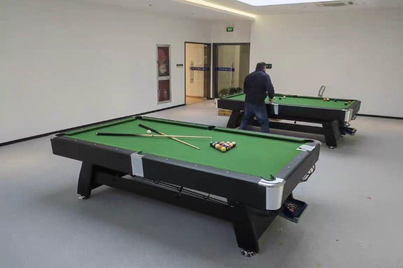 Pool Table (Category: Billiards & Bowling) located in Singapore. Submitted by estorapooltable (Listing ID 1380690258, Image 1). Description: High-quality pool tables available in 8ft and 9ft sizes. Features include marble hole design, automatic ball return, and comes with a full set of accessories. Available in various cloth colors. Please specify your preferred size and color when ordering..
