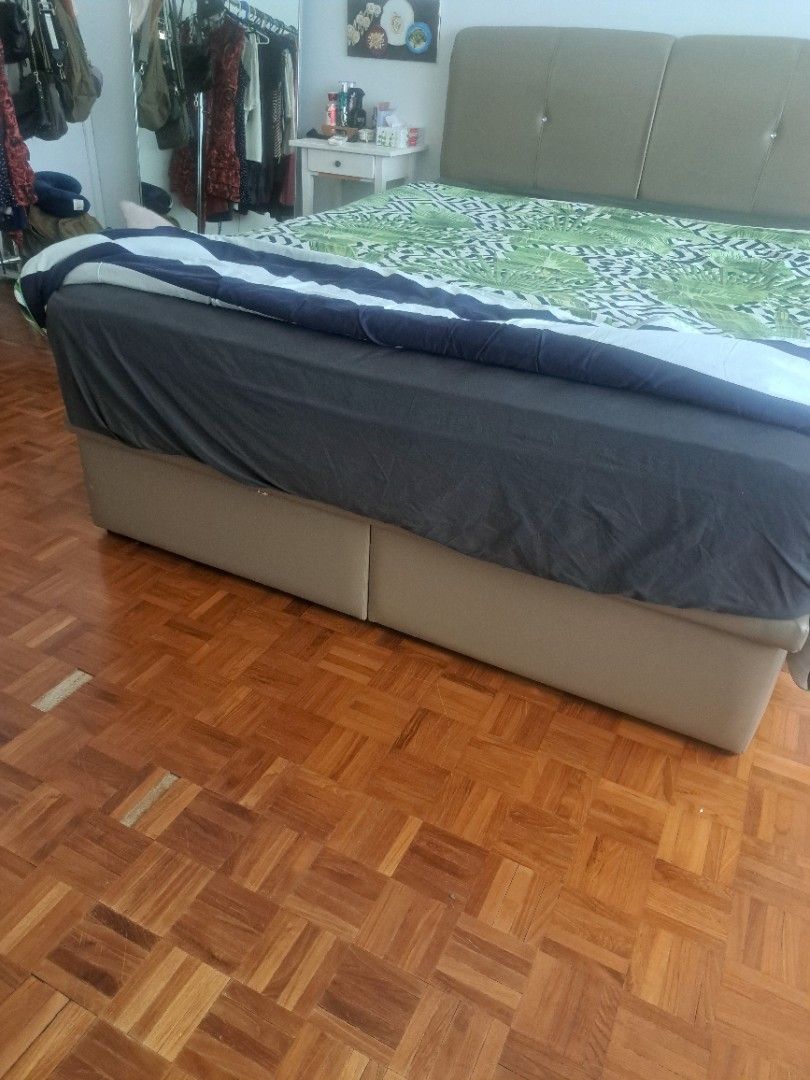 Queen Size Bed Frame with Headboard with storage65075083684355113