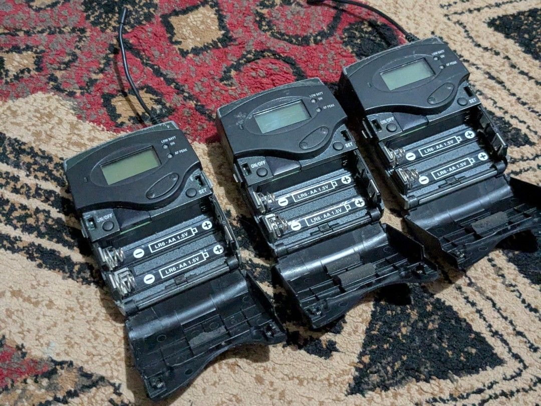 Sennheiser SK100 G3 Body Pack Transmitters (Category: Microphones) located in Makati City. Submitted by thepatentedmill.ph (Listing ID 1382713827, Image 2). Description: - Sennheiser SK100 G3 Body Pack Transmitters - User Good Working Condition - 7/10 Overall Cosmetics due to usage - Selling as a Spare Body/for Parts or Extra Unit. - Price: 3,000 / Each Unit Note: Transmitter Only (No Receiver).