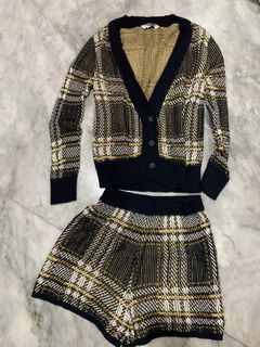 (Kategori: ) berada di . Dikirim oleh iniwardrobe (ID iklan 1382825002, Gambar 1). Deskripsi: .