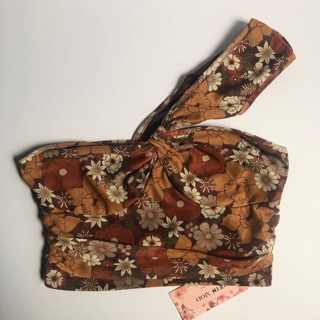 Shein Floral One Shoulder Croptop (Category: Sleeveless) located in Santa Rosa. Submitted by sha.mnl (Listing ID 1382863842, Image 3). Description: Size: Small | Brandnew 📍Nueva Ecija.